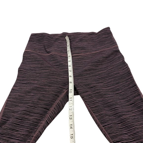 Athleta Ultimate Linear Lines Capri Black Volcanic Violet Size Small - Picture 8 of 10